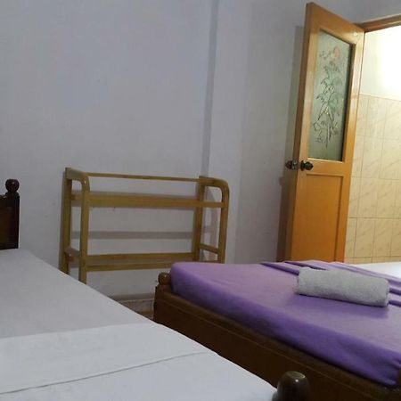 Monkey Hostel Анурадхапура Екстер'єр фото